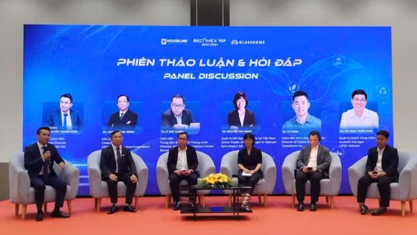 Các đại biểu thảo luận tại hội thảo. 