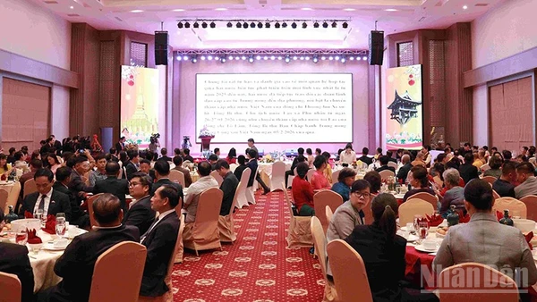 Khung cảnh buổi tiệc. (Ảnh: DUY TOÀN)