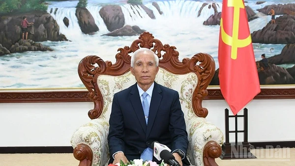 Đồng chí Khamphanh Pheuyavong, Bí thư Trung ương Đảng, Trưởng ban Tuyên huấn Trung ương Đảng Nhân dân Cách mạng Lào. (Ảnh: TRỊNH DŨNG)