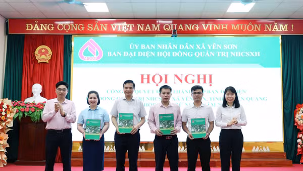 Ra mắt Ban đại diện Hội đồng quản trị Ngân hàng Chính sách xã hội xã Yên Sơn.