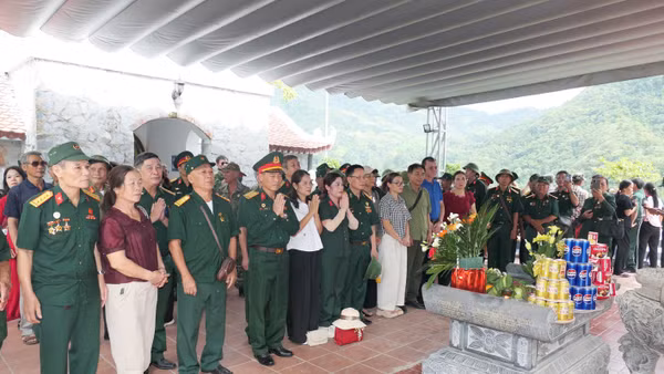 Ngày 11/7, hàng trăm đoàn cựu chiến binh trở lại xã Thanh Thủy, tỉnh Tuyên Quang thăm chiến trường xưa, tri ân đồng đội.