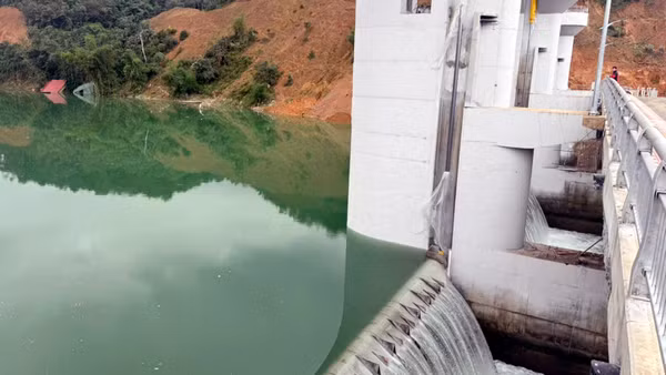 Vận hành chính thức đập dâng nước tạo cảnh quan trung tâm thành phố Hà Giang (cũ), nay thuộc các phường Hà Giang 1 và 2, tỉnh Tuyên Quang.