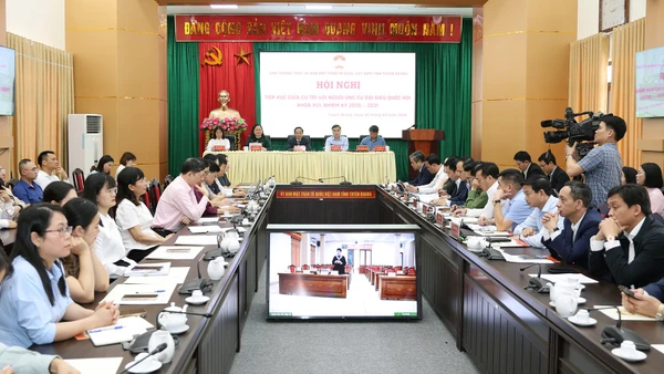 Toàn cảnh hội nghị.