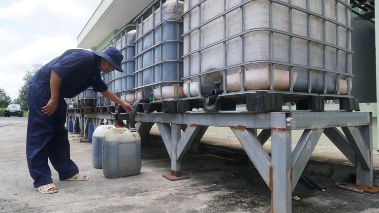 Mikrobiella preparat används för att bryta ner komplexa organiska ämnen till enklare föreningar. anh-bai-7-2.jpg