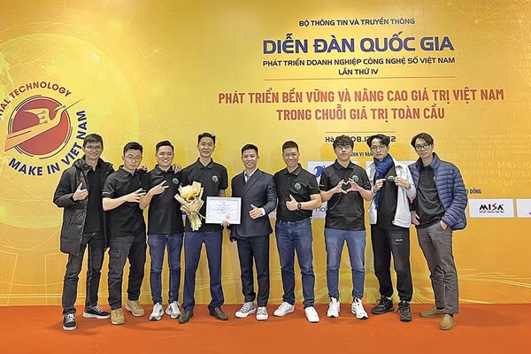 Dự án bảo vệ người dùng mạng Internet mang tên Chống lừa đảo do Ngô Minh Hiếu (Hiếu PC) là thành viên sáng lập đoạt giải thưởng Make in Việt Nam năm 2022.