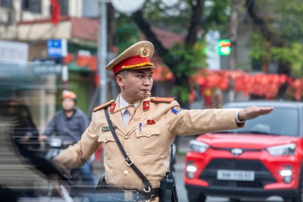 Cảnh sát giao thông Hà Nội huy động 100% quân số bảo đảm trật tự an toàn giao thông phục vụ ngày bầu cử.