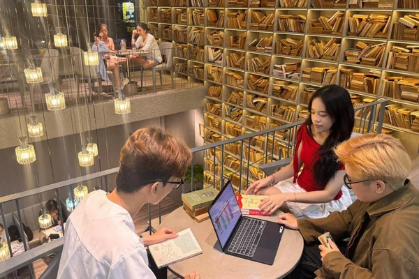 Một góc của quán "Là Cafe".