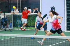 Các vận động viên thi đấu tại giải Pickleball từ thiện gây quỹ hỗ trợ bệnh nhân ung thư.