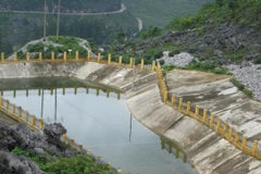 Hồ thực nghiệm trữ nước ở xã Thài Phìn Tủng, huyện Đồng Văn, tỉnh Hà Giang. (Ảnh: PHẠM VĂN PHÚ)