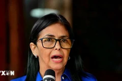 Tổng thống lâm thời Venezuela Delcy Rodriguez phát biểu tại cuộc họp báo ở Caracas, Venezuela. (Ảnh: THX/TTXVN)