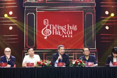Ban Chỉ đạo và Ban tổ chức cuộc thi "Tiếng hát Hà Nội 2025" gặp gỡ báo chí sáng 15/10.