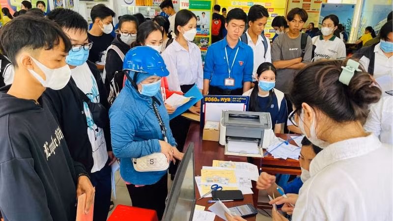 Tân sinh viên Trường đại học Trà Vinh sẽ được hỗ trợ nhiều chính sách để giảm gánh nặng tài chính. (Ảnh: HOÀNG TRUNG)