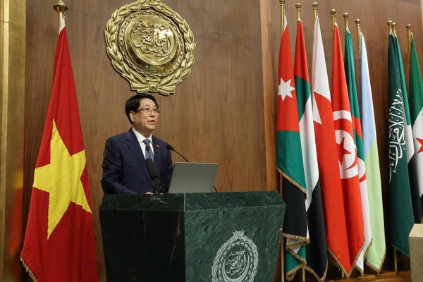 Chủ tịch nước phát biểu chính sách tại trụ sở Liên đoàn Arab.