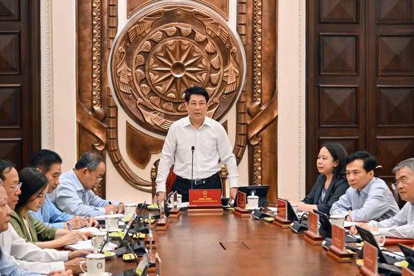 Chủ tịch nước Lương Cường chủ trì giao ban thường kỳ với Văn phòng Chủ tịch nước. (Ảnh: Thủy Nguyên)