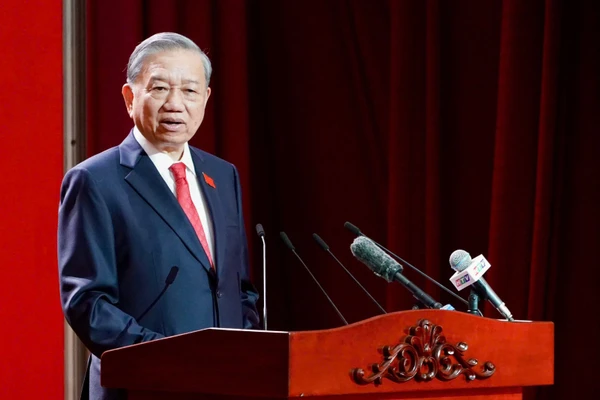 Tổng Bí thư Tô Lâm phát biểu chỉ đạo tại Đại hội đại biểu Đảng bộ Thành phố Hồ Chí Minh lần thứ I, nhiệm kỳ 2025-2030. (Ảnh: TTXVN) 