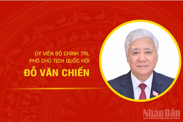 [Infographic] Tiểu sử Phó Chủ tịch Quốc hội Đỗ Văn Chiến