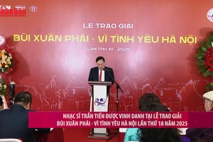 [Video] Nhạc sĩ Trần Tiến được vinh danh tại Lễ trao giải Bùi Xuân Phái - Vì tình yêu Hà Nội lần thứ 18 năm 2025