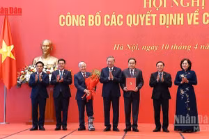 [Video] Tổng Bí thư, Chủ tịch nước Tô Lâm trao Quyết định của Bộ Chính trị chỉ định Đảng ủy Quốc hội nhiệm kỳ 2025 – 2030 