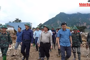 [Video] Phó Thủ tướng Hồ Quốc Dũng chia sẻ mất mát với bà con Mường Than