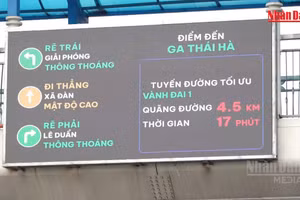 [Video] Màn hình LED - Tiện ích mới trên các tuyến đường Thủ đô
