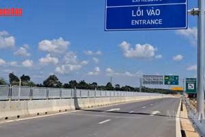 [Video] Tạm thời cấm một số đoạn cao tốc Vũng Áng-Cam Lộ