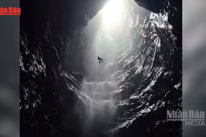 [Video] Phát hiện thêm hang động có thác nước tại Phong Nha-Kẻ Bàng