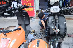 [Video] Hà Nội dự kiến thu hẹp diện hỗ trợ đổi xe máy điện