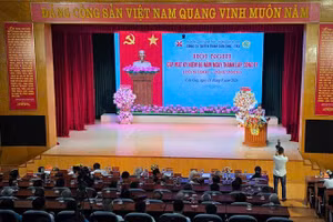 Quang cảnh hội nghị gặp mặt kỷ niệm 66 năm Ngày thành lập Công ty Tuyển than Cửa Ông. (Ảnh: Quang Thọ)