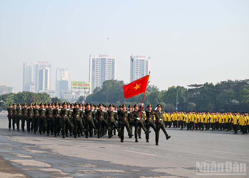Lễ xuất quân và diễn tập các phương án bảo vệ an ninh, trật tự phục vụ Đại hội đại biểu toàn quốc lần thứ XIV của Đảng được tổ chức tại Quảng trường Sân vận động quốc gia Mỹ Đình (thành phố Hà Nội). (Ảnh: DUY LINH)