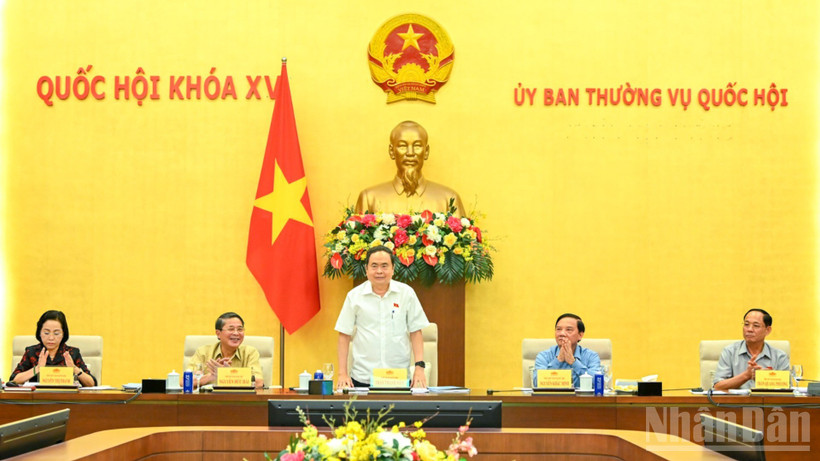 Chủ tịch Quốc hội Trần Thanh Mẫn và các Phó Chủ tịch Quốc hội dự và chủ trì cuộc họp.