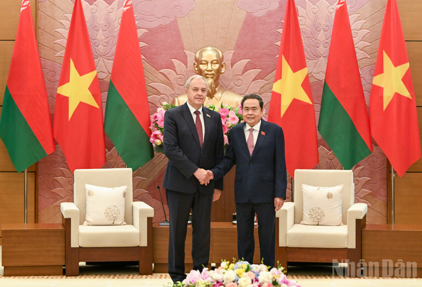 Chủ tịch Quốc hội Trần Thanh Mẫn và Chủ tịch Hạ viện Cộng hòa Belarus Igor Sergeyenko.