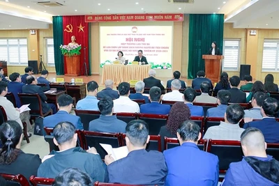 Quang cảnh hội nghị hiệp thương lần thứ ba.