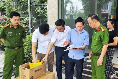 Lãnh đạo Công an tỉnh Thanh Hóa trực tiếp xem xét tài liệu thu thập được.