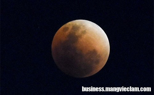 Kỳ thú hiện tượng nguyệt thực toàn phần trùng với siêu trăng ảnh 7