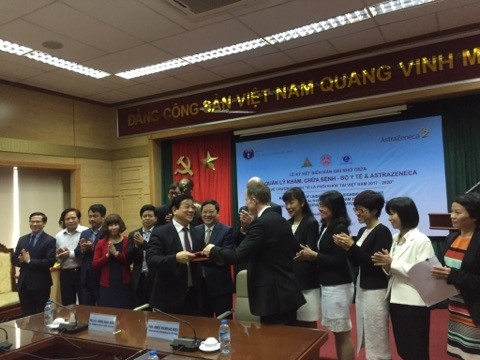 Ứng cử viên vaccine Covid-19 hàng đầu tạm dừng thử nghiệm : Cú sốc hay niềm tin ảnh 2