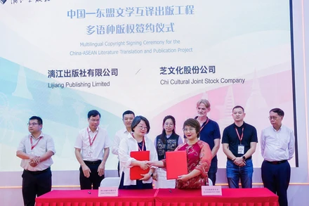 Chibooks ký kết hợp tác với Nhà xuất bản Ly Giang. (Ảnh: Chibooks cung cấp)