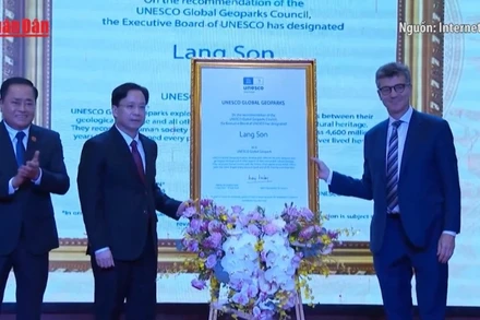 [Video] Lạng Sơn đón nhận danh hiệu Công viên địa chất toàn cầu UNESCO
