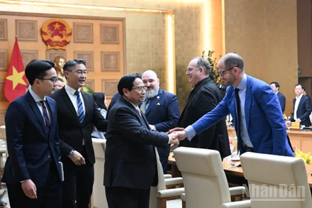 Thủ tướng Phạm Minh Chính với các doanh nghiệp Thụy Sĩ.