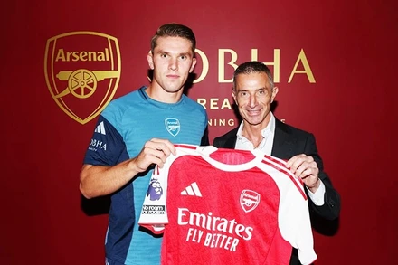 Gia nhập Arsenal, tân binh Viktor Gyokeres sẽ mang số 14, số áo từng thuộc về huyền thoại Thierry Henry.