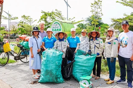 Tổ hợp tác nghề ve chai công nghệ, thu gom phế liệu hoạt động trên nhiều địa bàn của TP Huế.