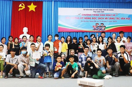 Chương trình với vai trò nòng cốt của Câu lạc bộ Văn học trẻ An Giang là mô hình hay đáng để tham khảo nhằm thắp lửa tình yêu văn học và môn Ngữ văn cho học sinh.