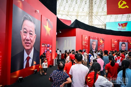 Triển lãm thành tựu đất nước thu hút gần 7 triệu lượt khách tham quan. 