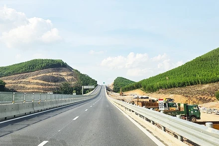Dự án cao tốc bắc - nam phía đông đoạn đi qua Quảng Trị. Ảnh: SONG ANH