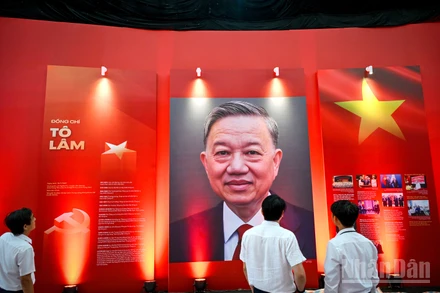 Chân dung Tổng Bí thư Tô Lâm tại không gian triển lãm. 