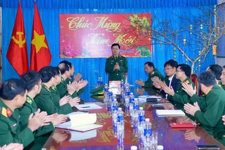 Quang cảnh buổi làm việc. (Ảnh: LÊ THẠCH)