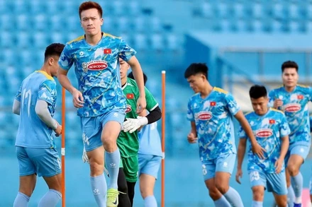 Đội tuyển Việt Nam tập luyện trước trận đấu với đội tuyển Nepal tối nay 9/10. (Ảnh: VFF)