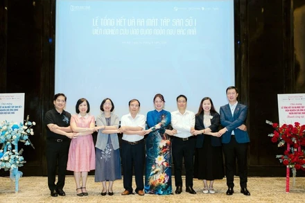 Các thành viên Hội đồng Khoa học của Viện Bác Nhã.