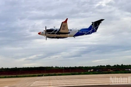 Hiện nay, công tác chuẩn bị cho chuyến bay kỹ thuật đầu tiên tại Cảng hàng không quốc tế Long Thành đang được các đơn vị liên quan gấp rút hoàn thiện, bảo đảm tiến độ theo kế hoạch, dự kiến vào ngày 19/12 tới.