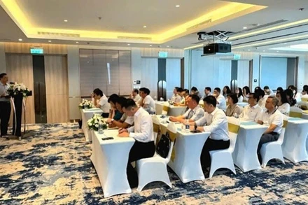 Tập huấn công tác Đảng cho các chi bộ, đảng viên. (Ảnh: MINH HOÀN)