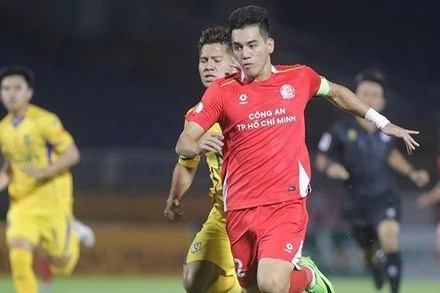 Tiến Linh ghi một bàn thắng giúp Công an TP Hồ Chí Minh "ngược dòng" thắng Sông Lam Nghệ An 3-2 (Ảnh:tcdulichtphcm).